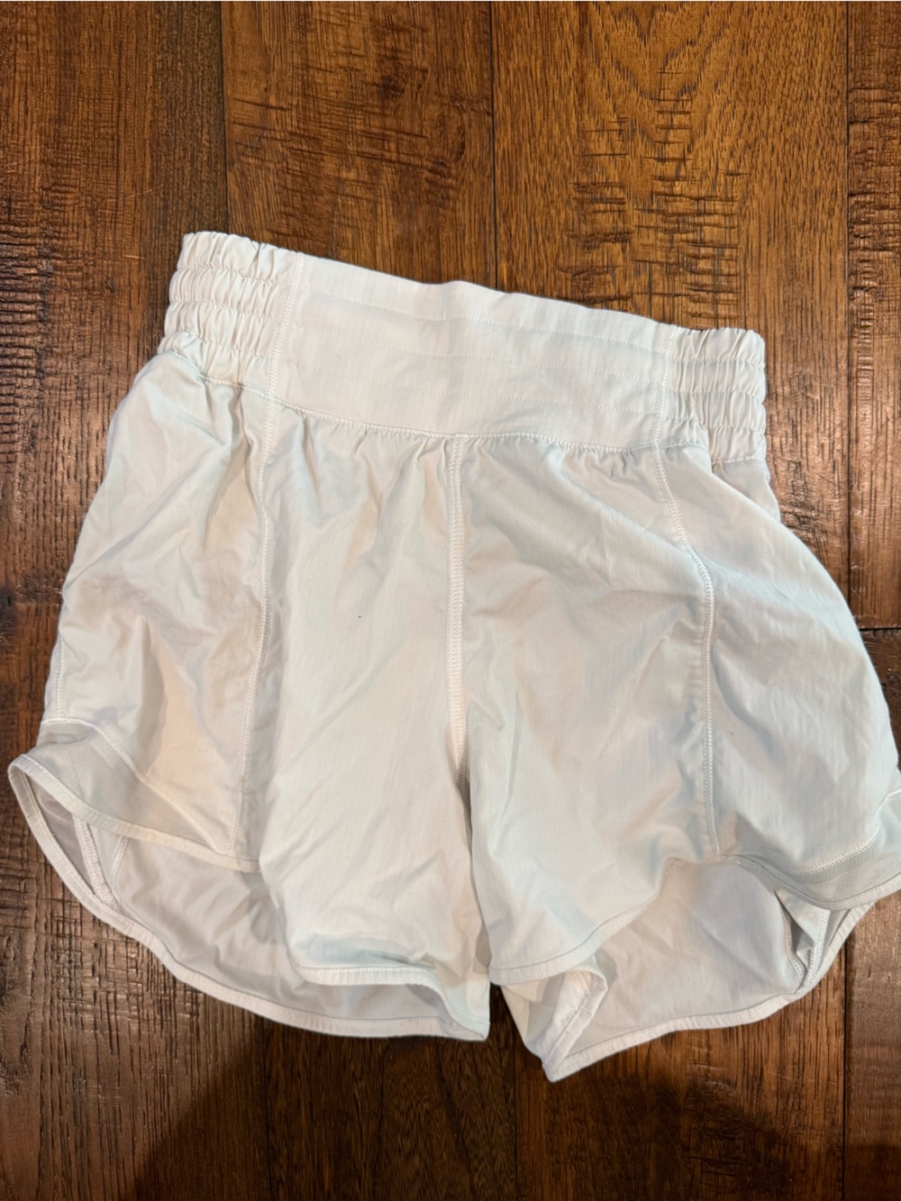 Lululemon Lightweight White Women’s Athletic Shorts